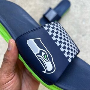 NIKE BENASSI SOLARSOFT SEATTLE SEAHAWKS NFL SLIDES SOLAR SOFT SLIDE FLIP FLOP
